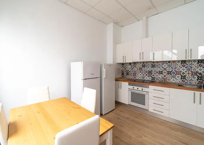 Homestay Un Lugar House Canteras - Coliving